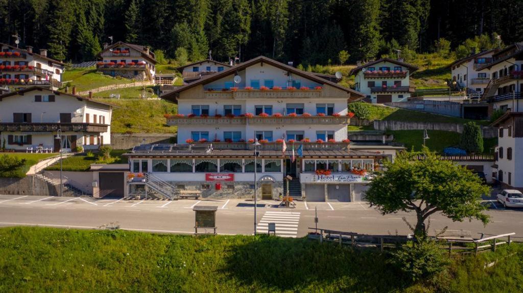 Hotel Tre Pini Danta Экстерьер фото